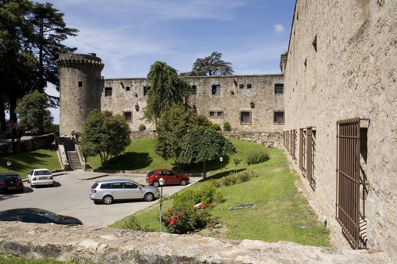 Parador De Jarandilla De La Vera Hotel Exterior photo