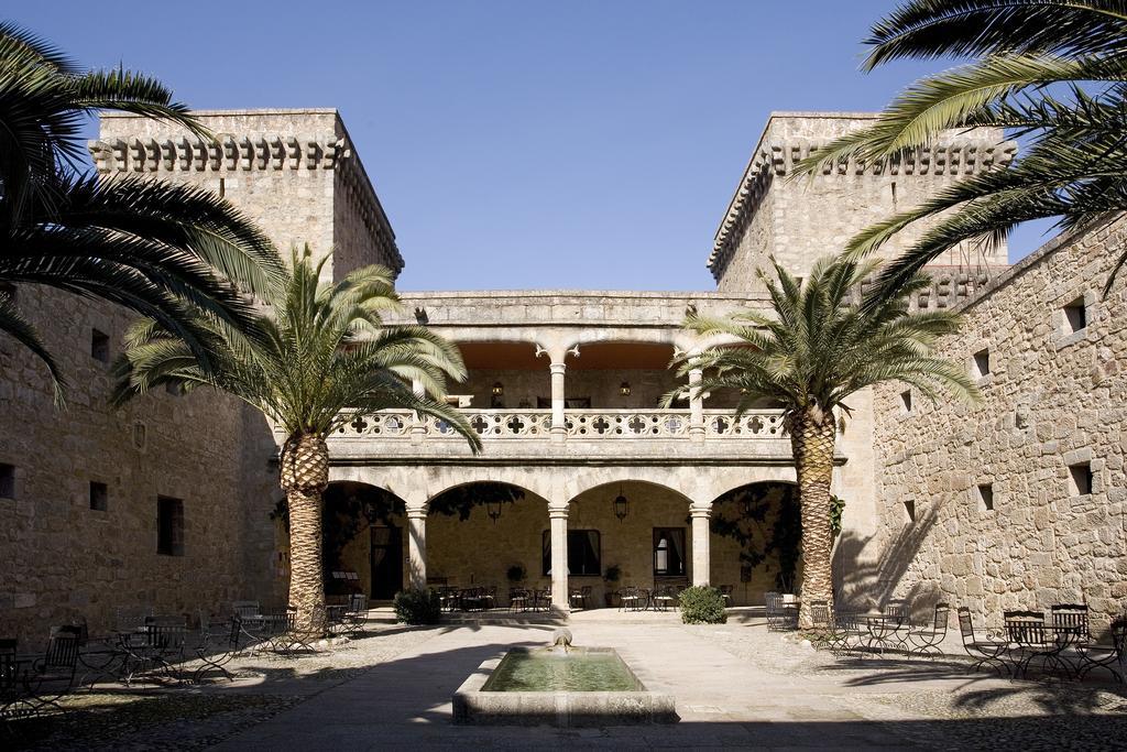 Parador De Jarandilla De La Vera Hotel Exterior photo