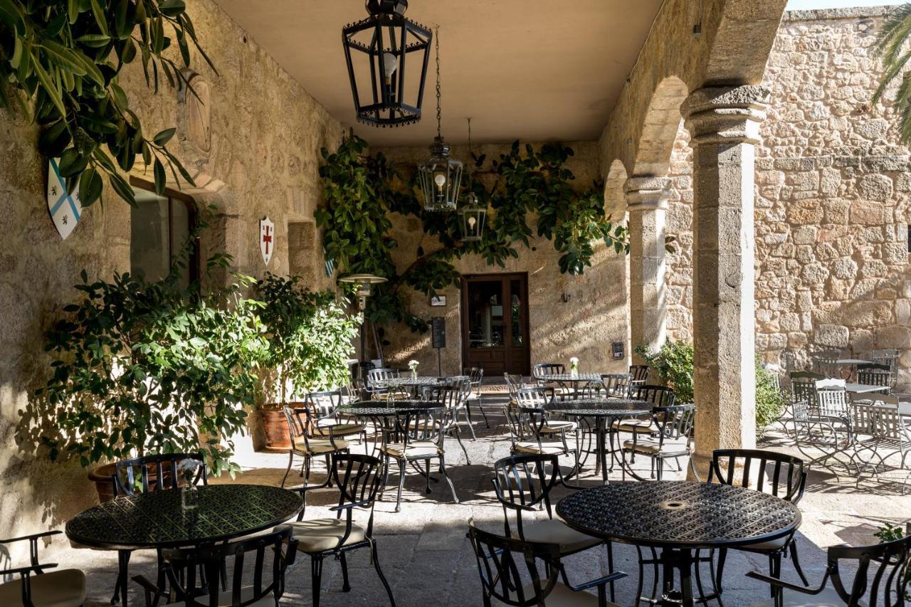 Parador De Jarandilla De La Vera Hotel Exterior photo